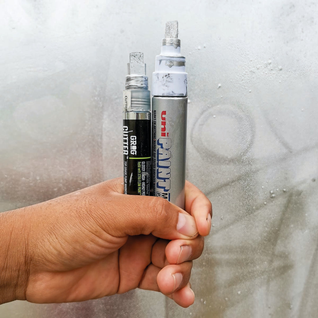 CUTTER 08 VS UNI PAINT PX-30